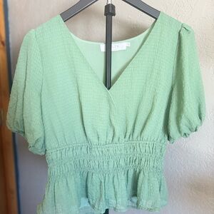 ASTR The Label Green Smocked Peplum Blouse | Puff Sleeve | Size M